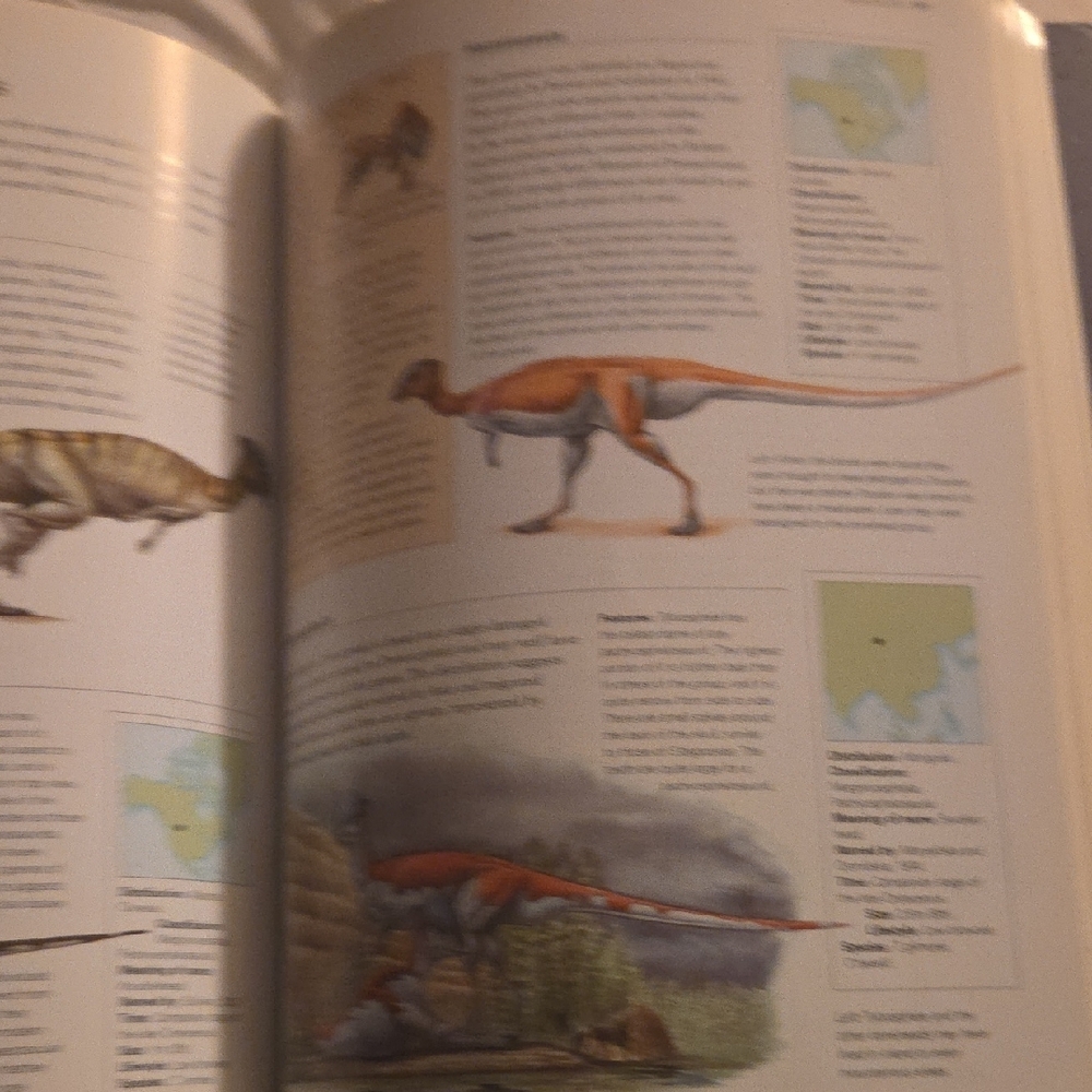 The World Encyclopedia of Dinosaurs & Prehistoric Creatures Book - Picture 10 of 16